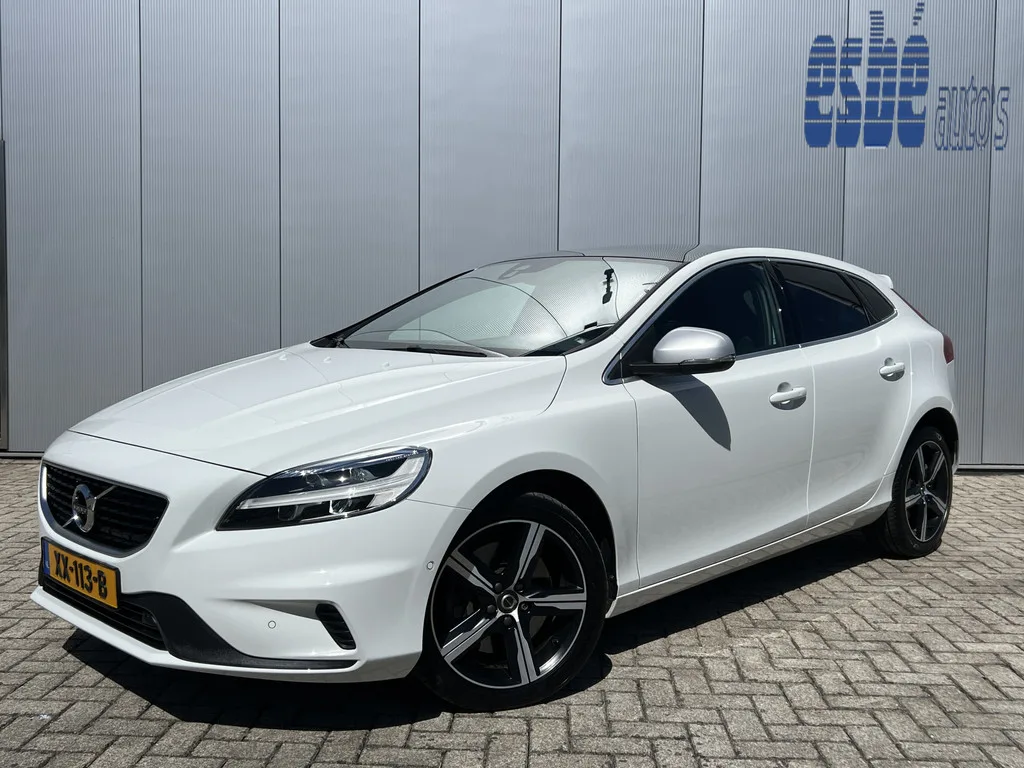 Volvo V40 (2019) — foto 1