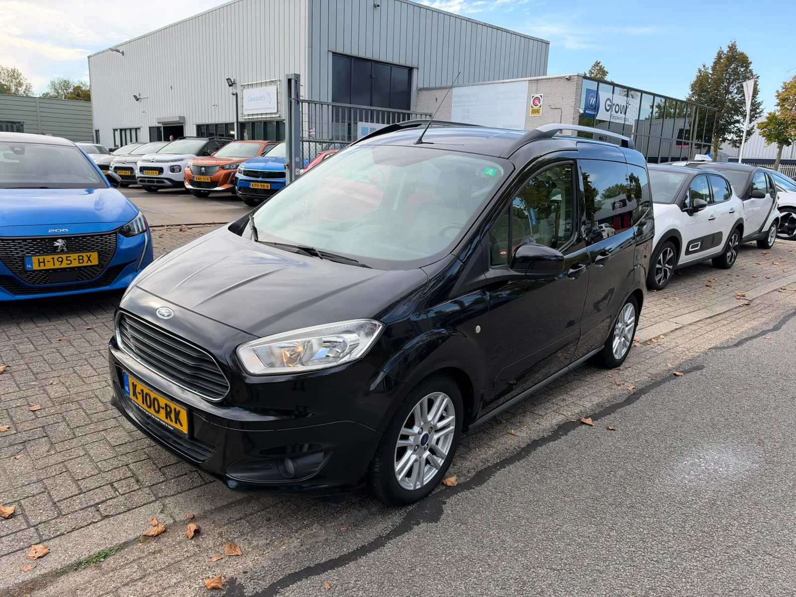 Ford Tourneo Courier (2015) — foto 1
