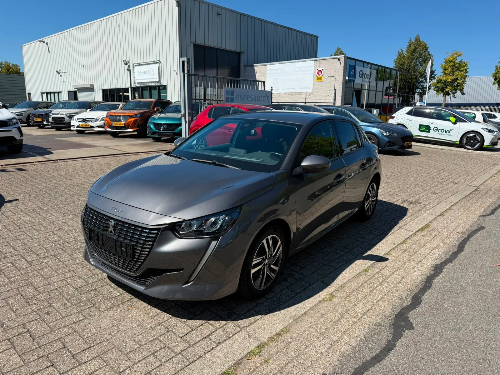 Peugeot 208 (2021) — foto 1