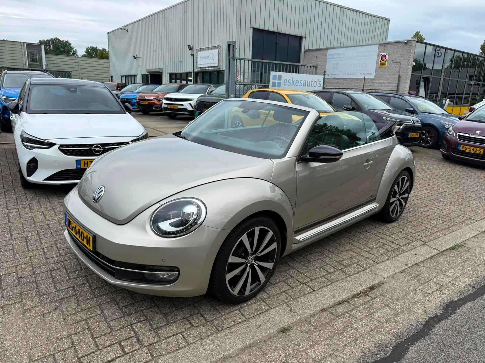 Volkswagen Beetle (2016) — foto 1