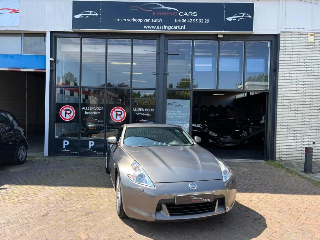 Nissan 370Z (2010) — foto 1