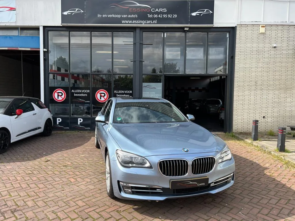BMW 7-Serie (2012) — foto 1