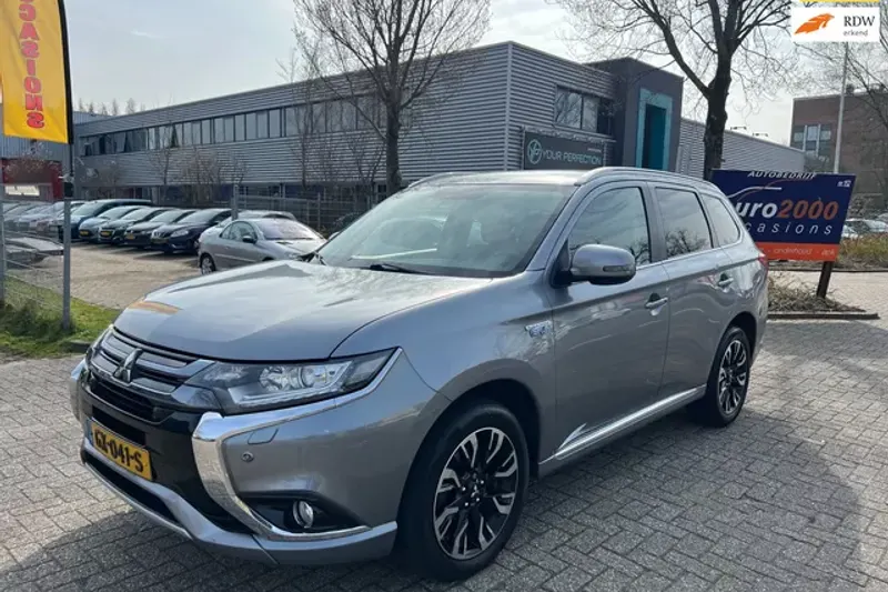 Mitsubishi Outlander (2015)