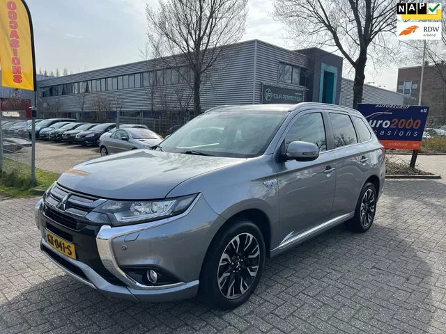 Mitsubishi Outlander (2015) — foto 1