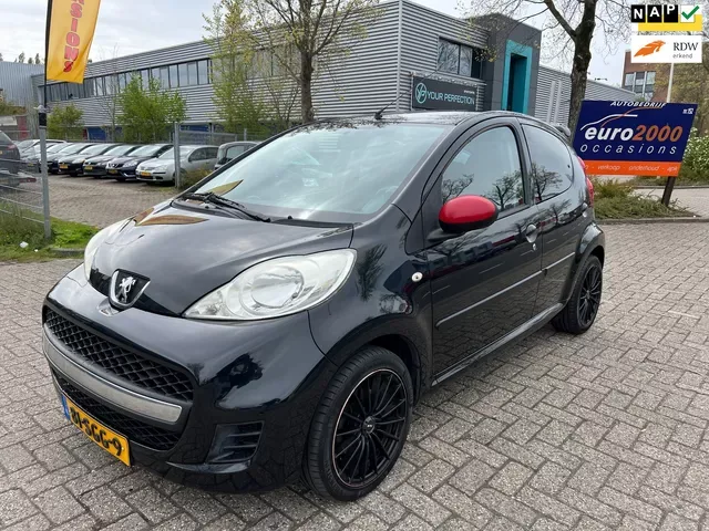 Peugeot 107 (2011) — foto 1