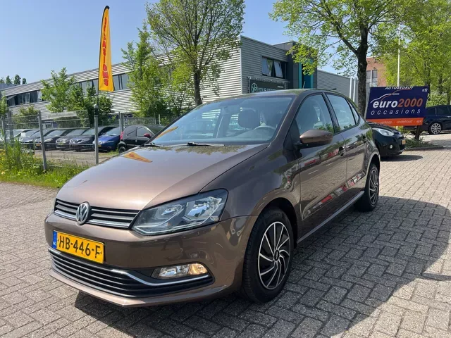 Volkswagen Polo (2015) — foto 1