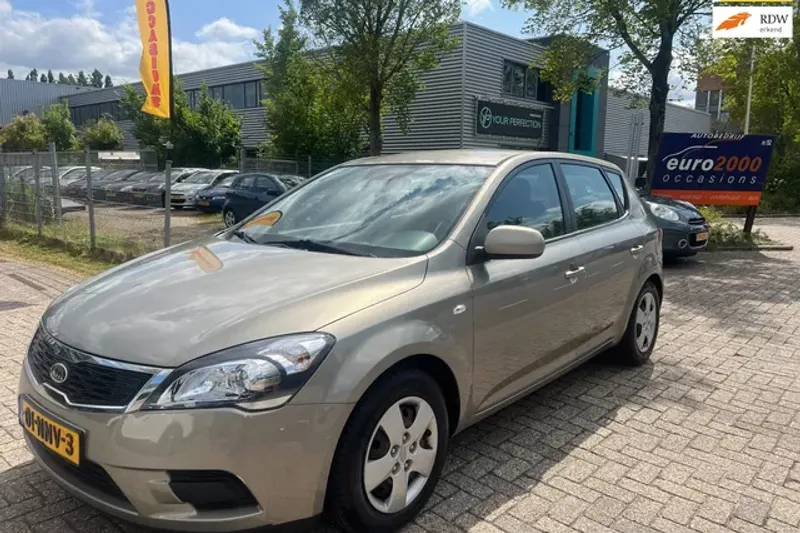 Kia Ceed (2010)