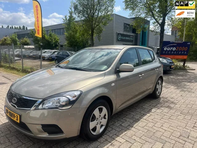 Kia Ceed (2010) — foto 1