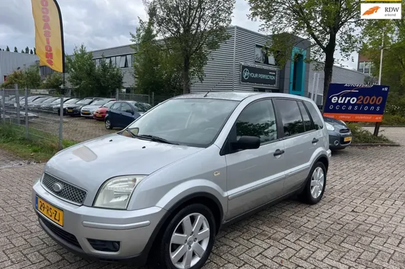 Ford Fusion (2005)