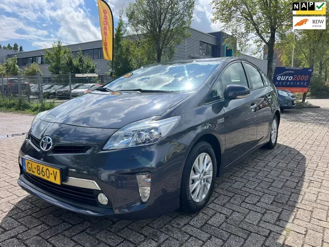 Toyota Prius (2015) — foto 1
