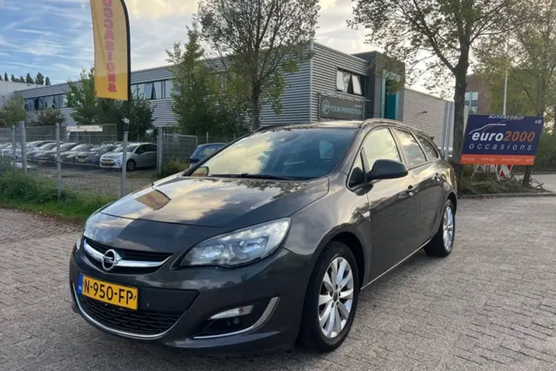 Opel Astra (2013)
