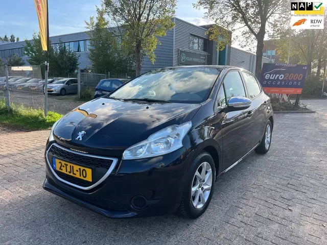 Peugeot 208 (2014) — foto 1