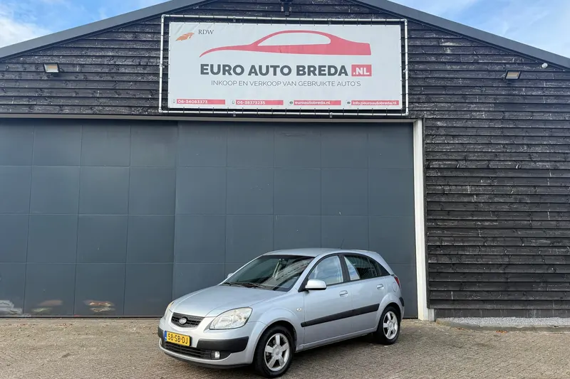 Kia Rio (2005)