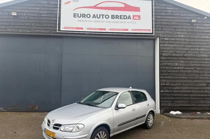 Nissan Almera (2001)