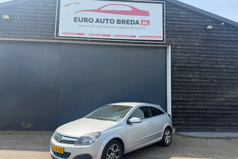 Opel Astra GTC (2006)
