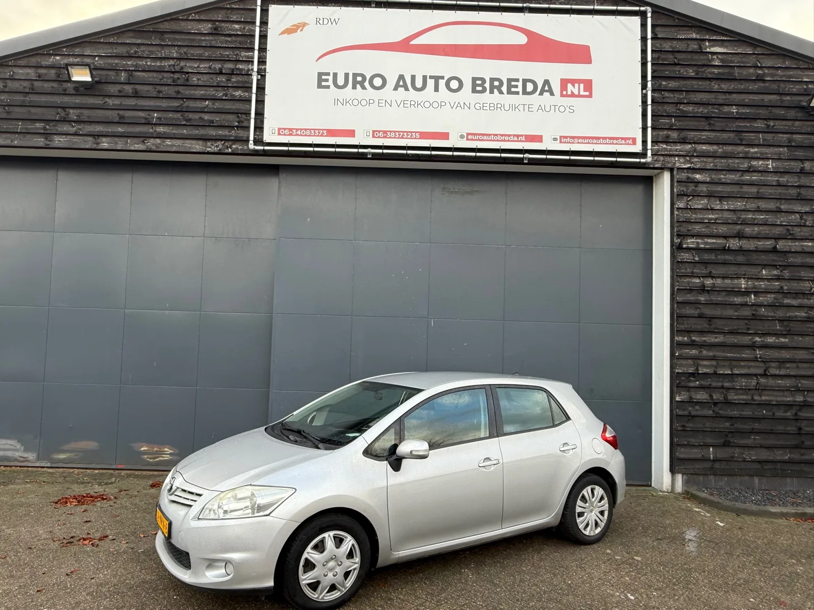 Toyota Auris (2010) — foto 1