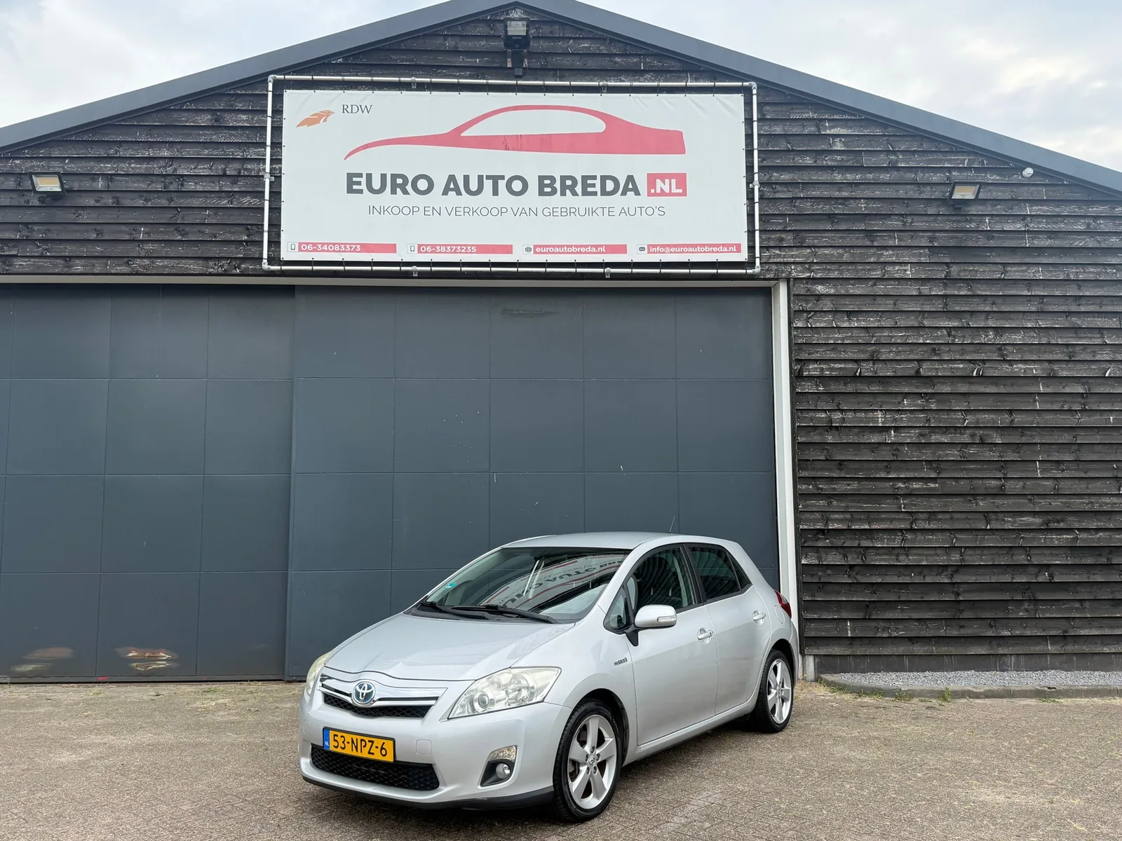 Toyota Auris (2010) — foto 1