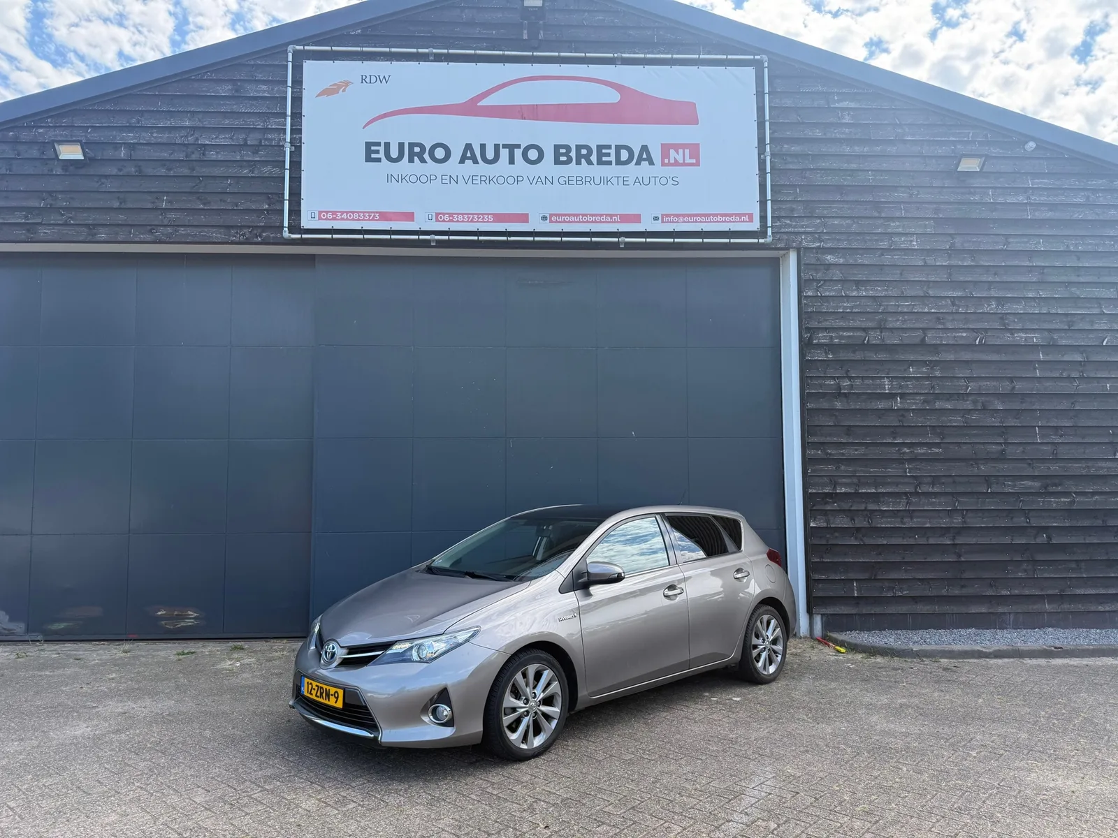 Toyota Auris (2013) — foto 1