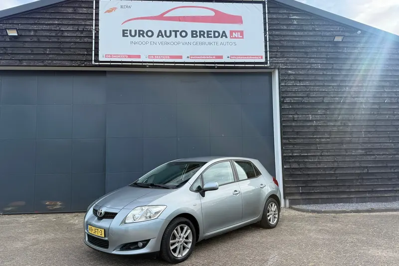 Toyota Auris (2009)