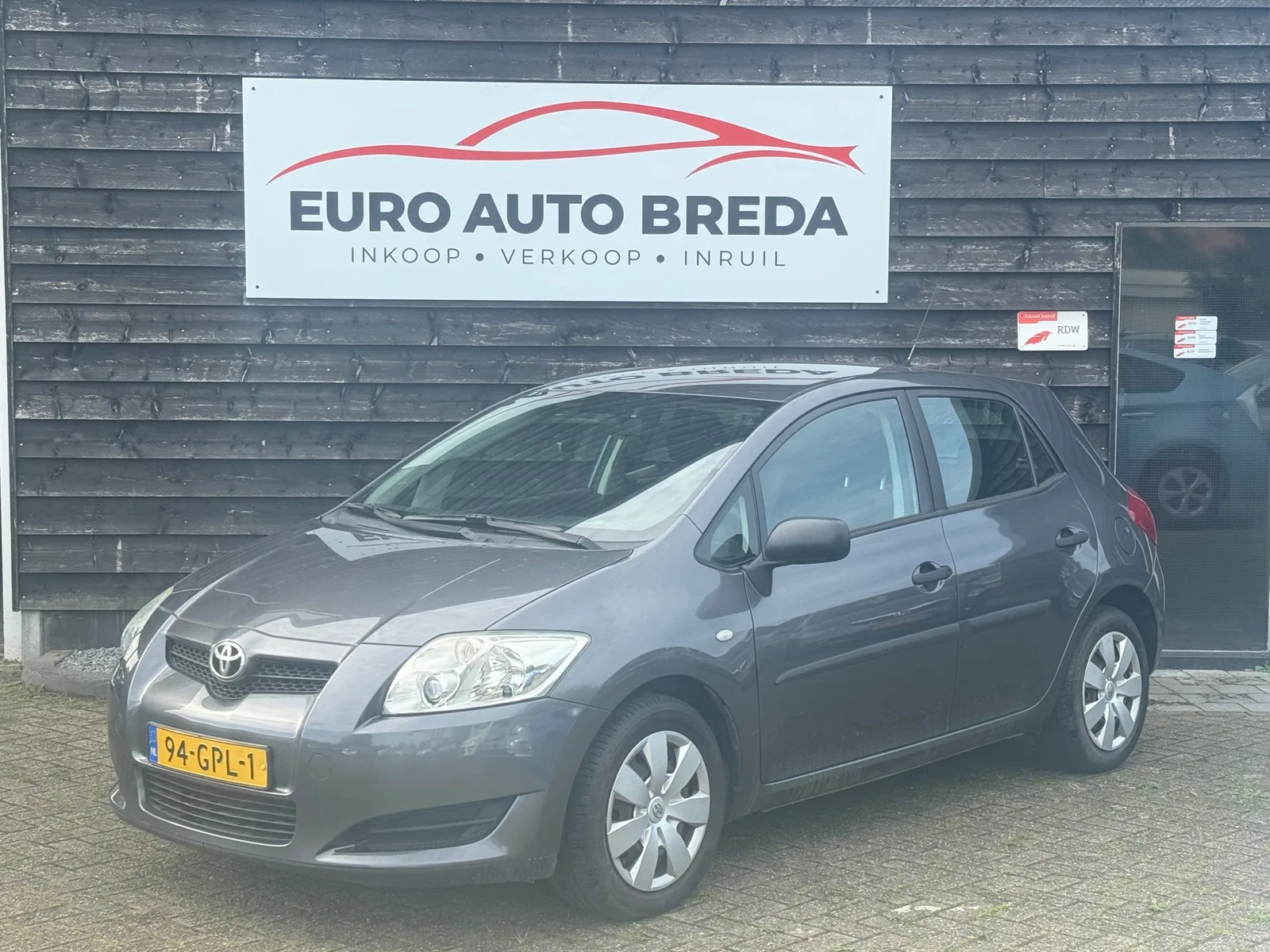 Toyota Auris (2008) — foto 1