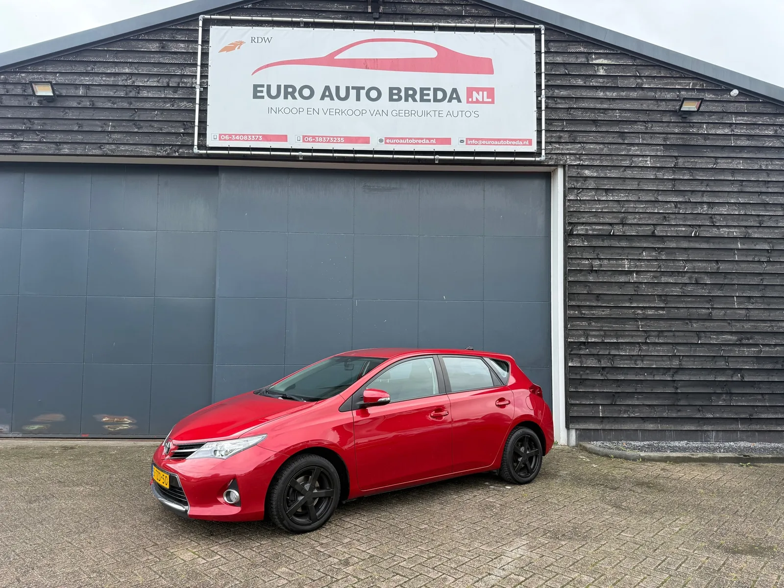 Toyota Auris (2014) — foto 1