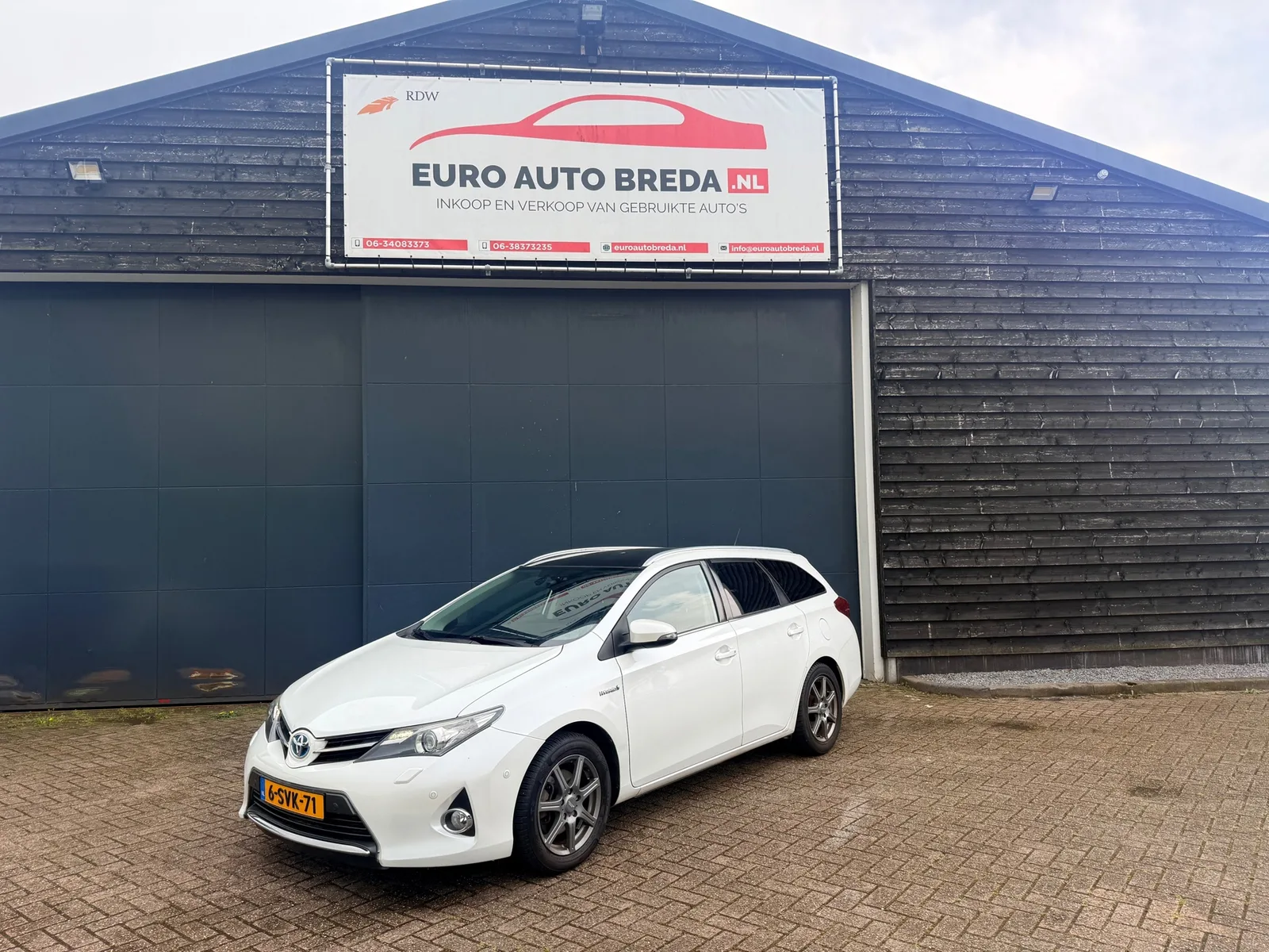 Toyota Auris (2014) — foto 1