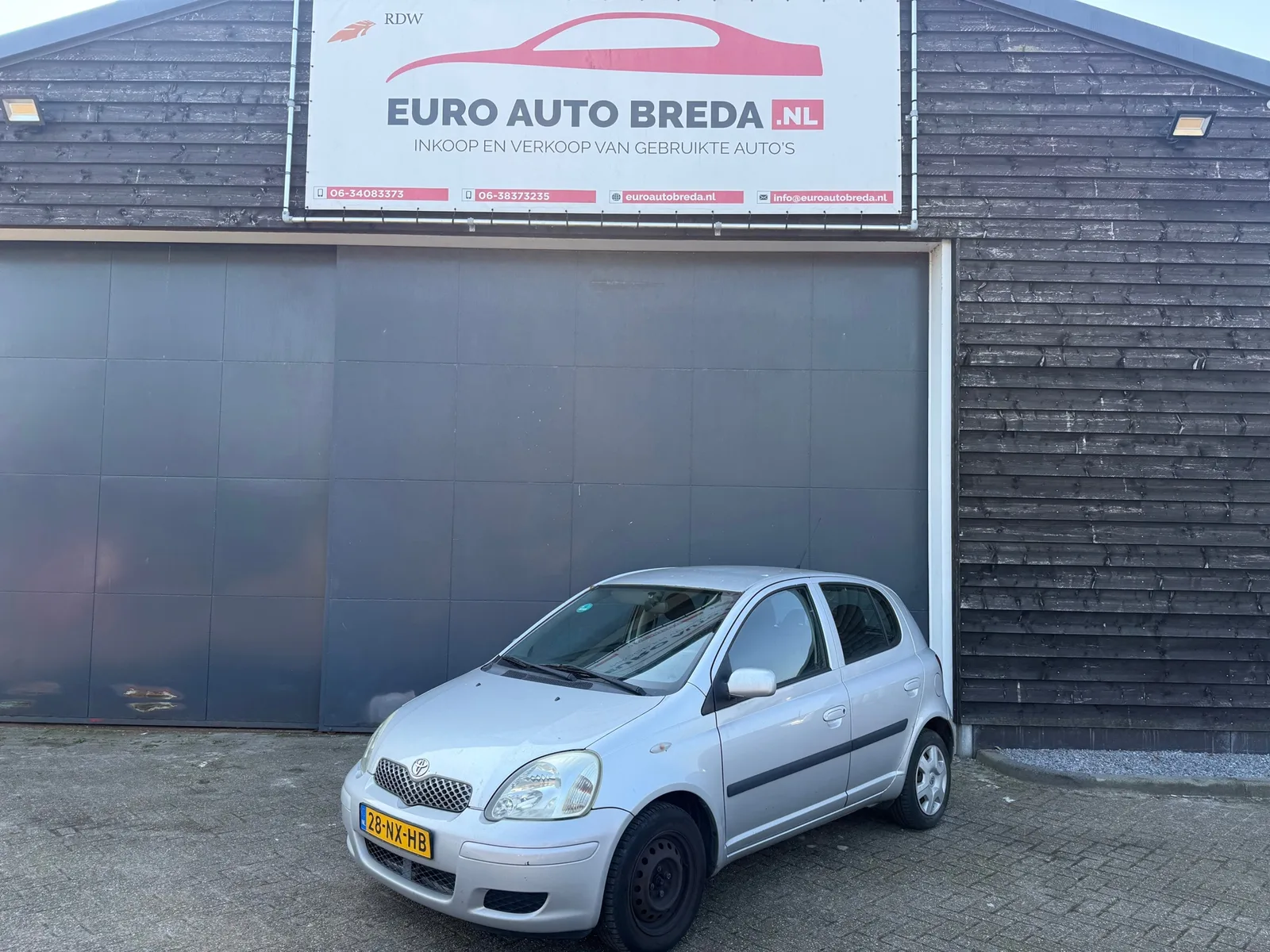 Toyota Yaris (2004) — foto 1