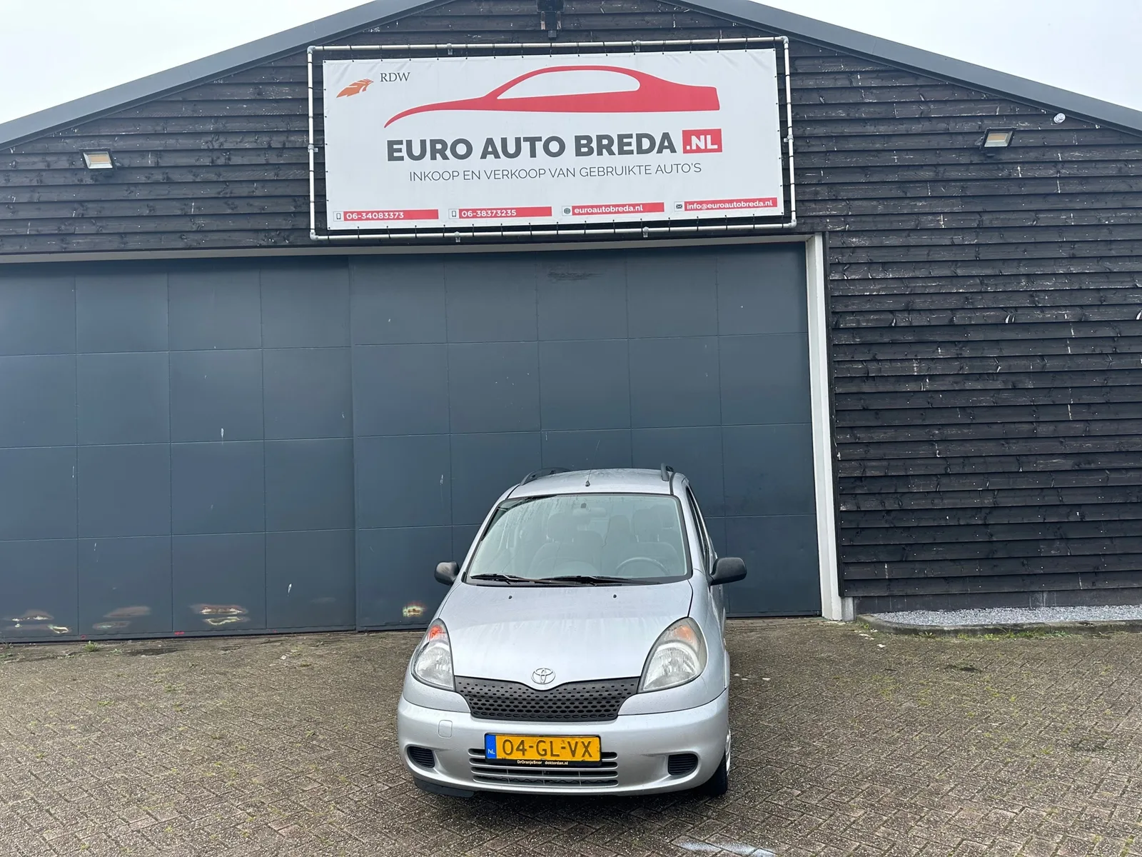 Toyota Yaris (2001) — foto 1
