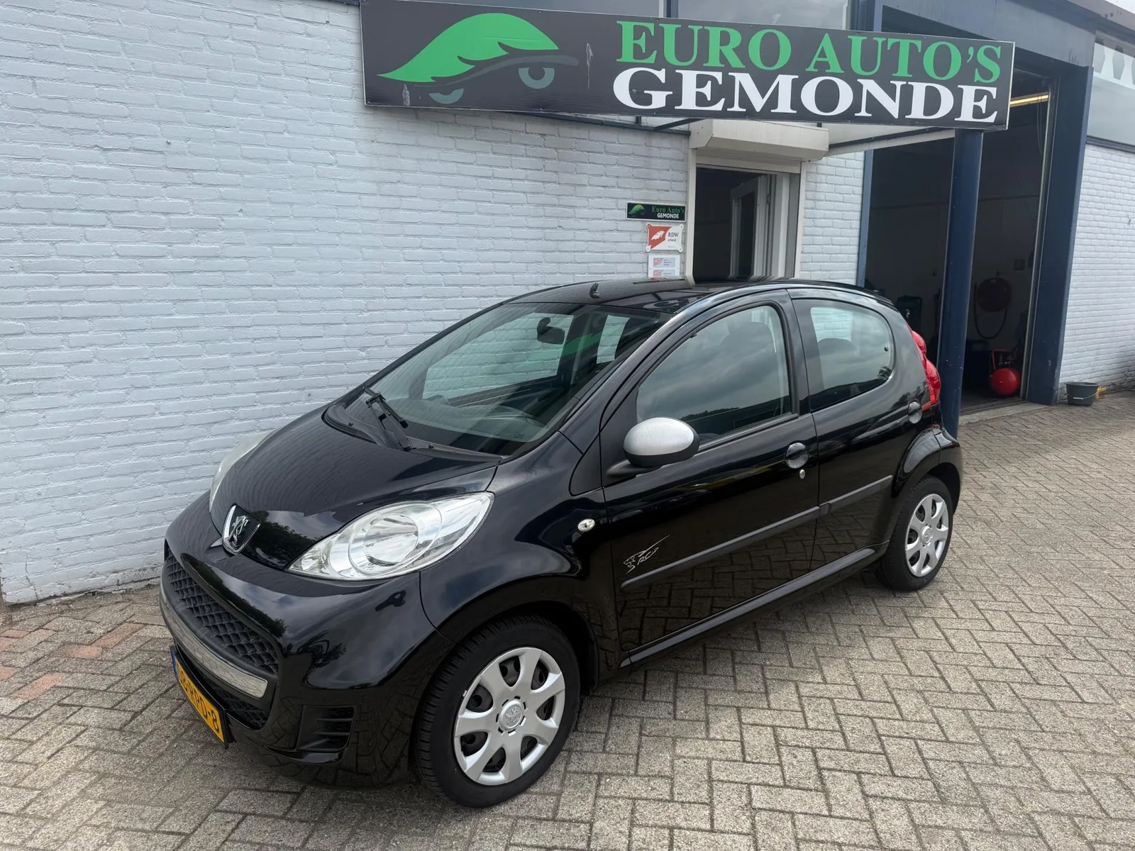 Peugeot 107 (2011) — foto 1