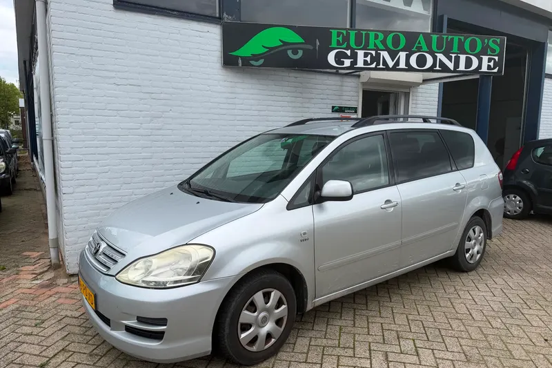 Toyota Avensis (2004)