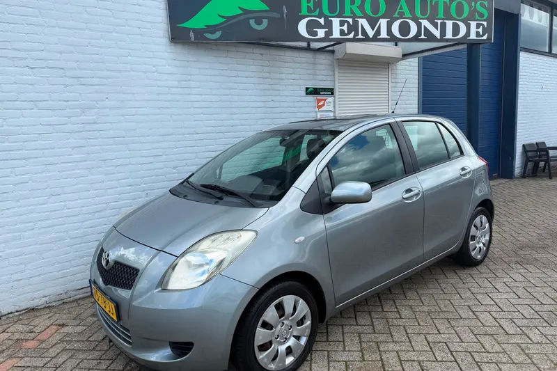 Toyota Yaris (2006)