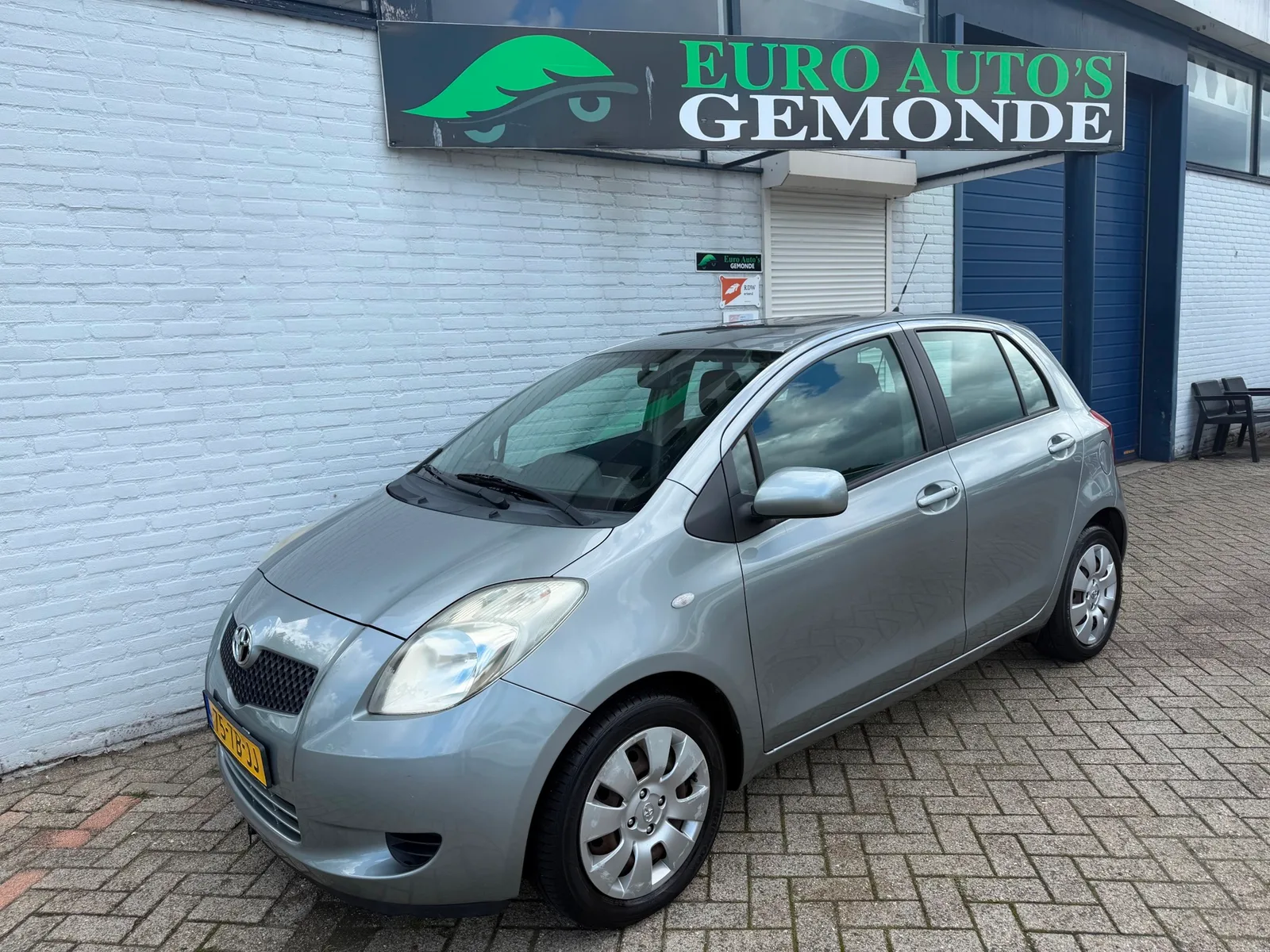 Toyota Yaris (2006) — foto 1