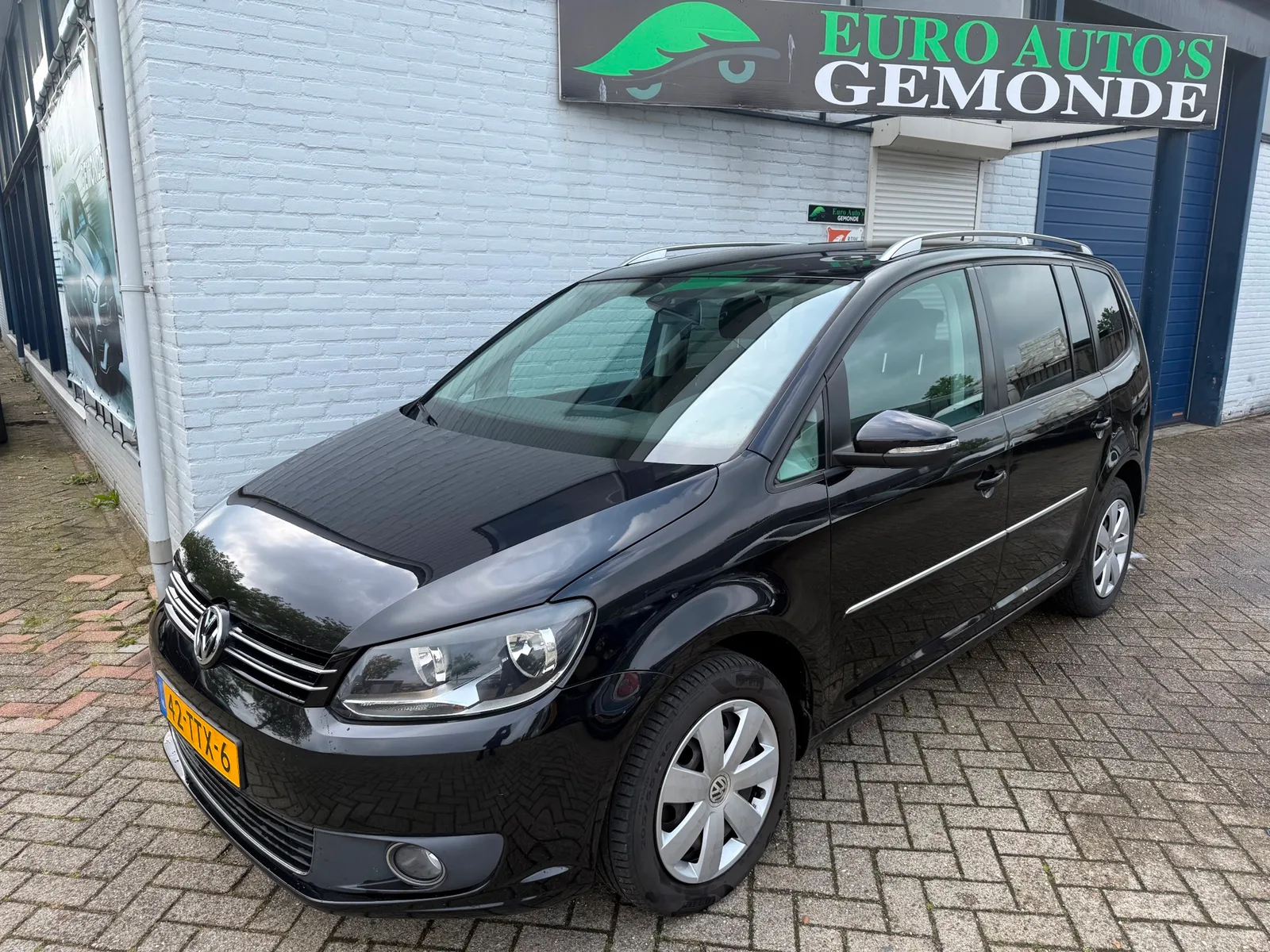 Volkswagen Touran (2012) — foto 1