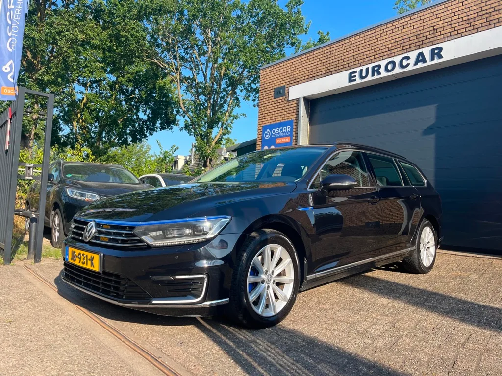Volkswagen Passat (2015) — foto 1