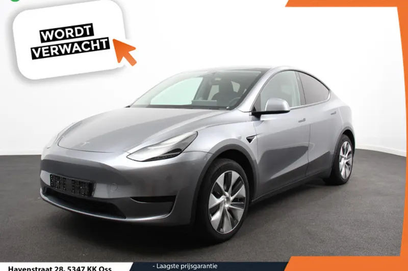 Tesla Model Y (2024)