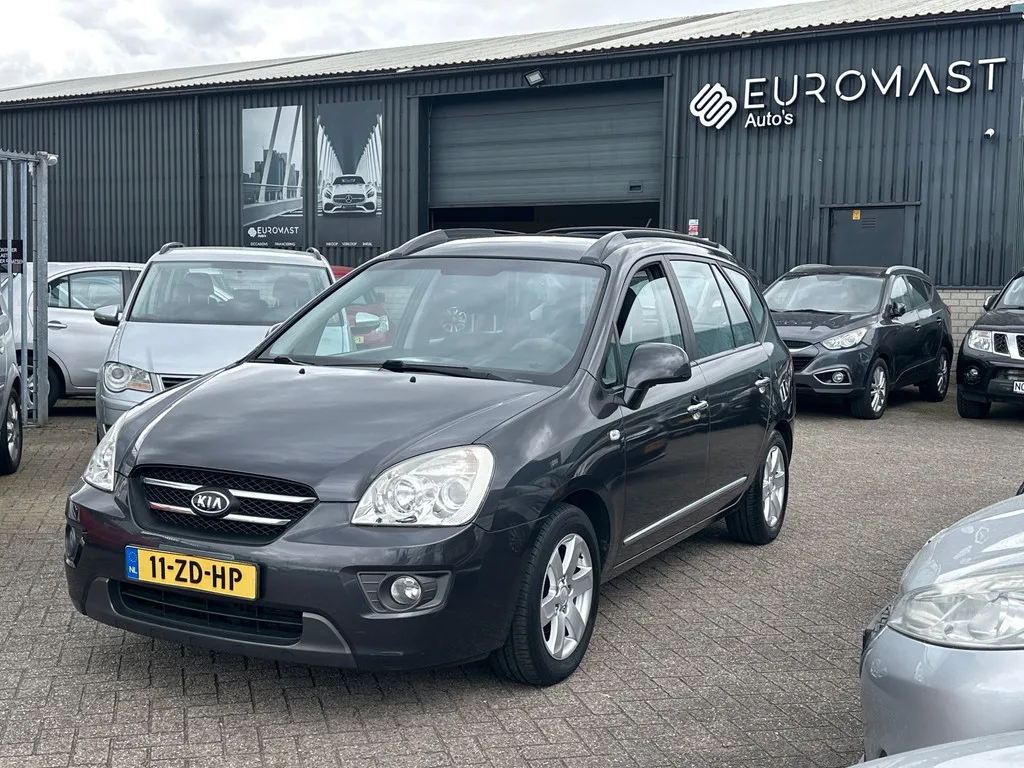 Kia Carens (2008) — foto 1