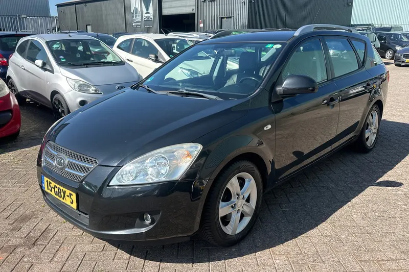 Kia Ceed (2008)