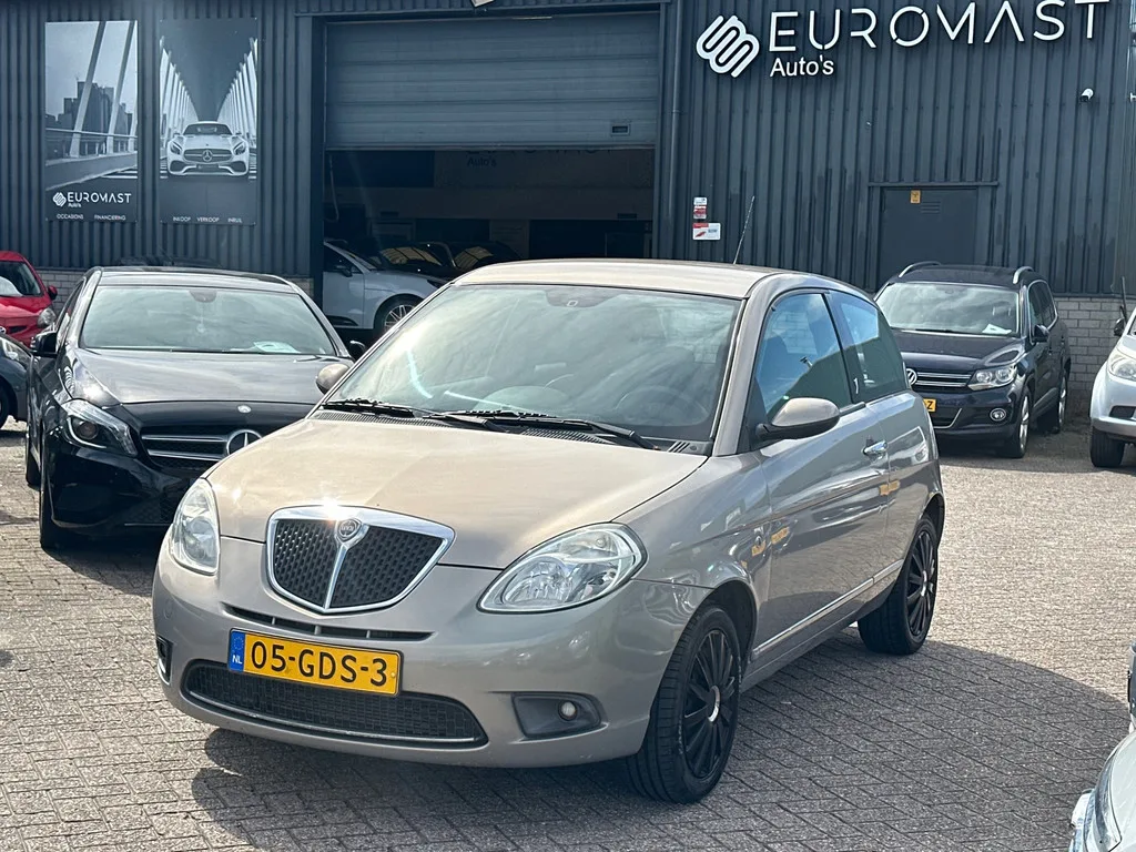 Lancia Ypsilon (2008) — foto 1
