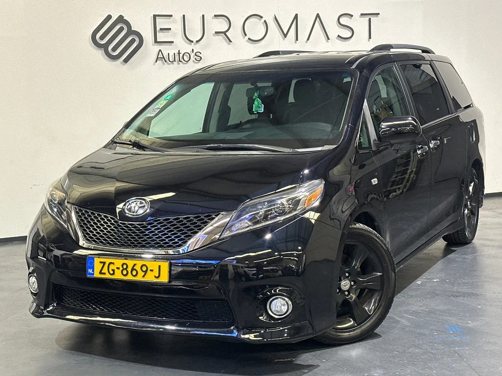 Toyota Sienna (2015) — foto 1