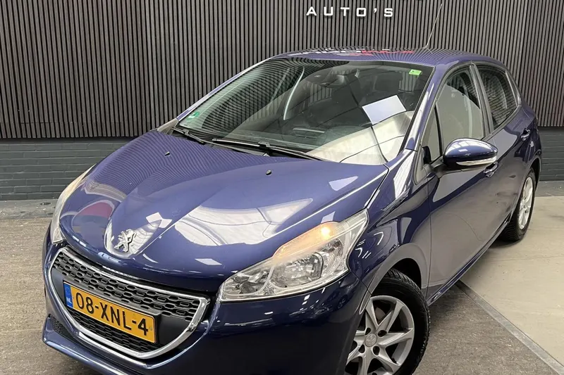 Peugeot 208 (2012)
