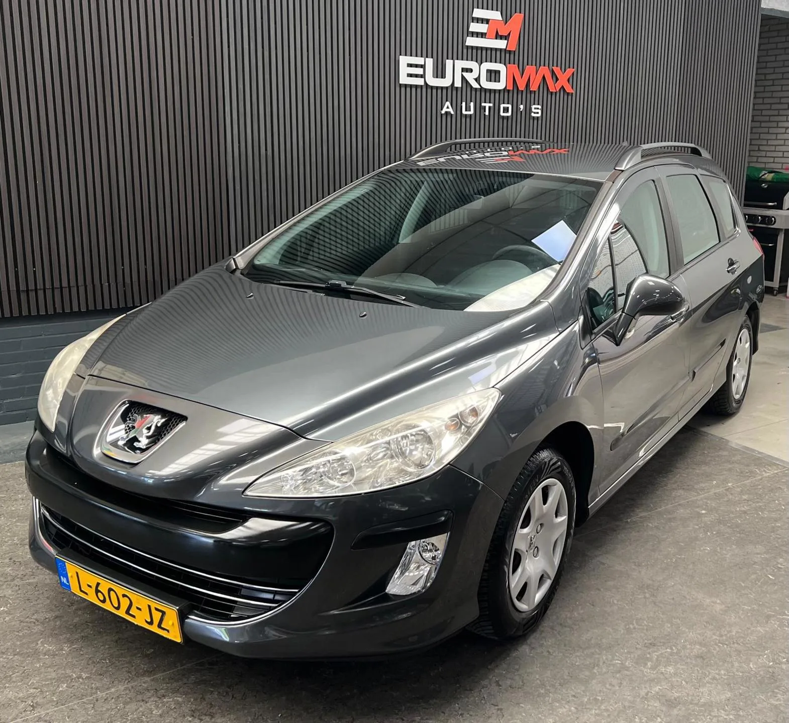 Peugeot 308 (2009) — foto 1