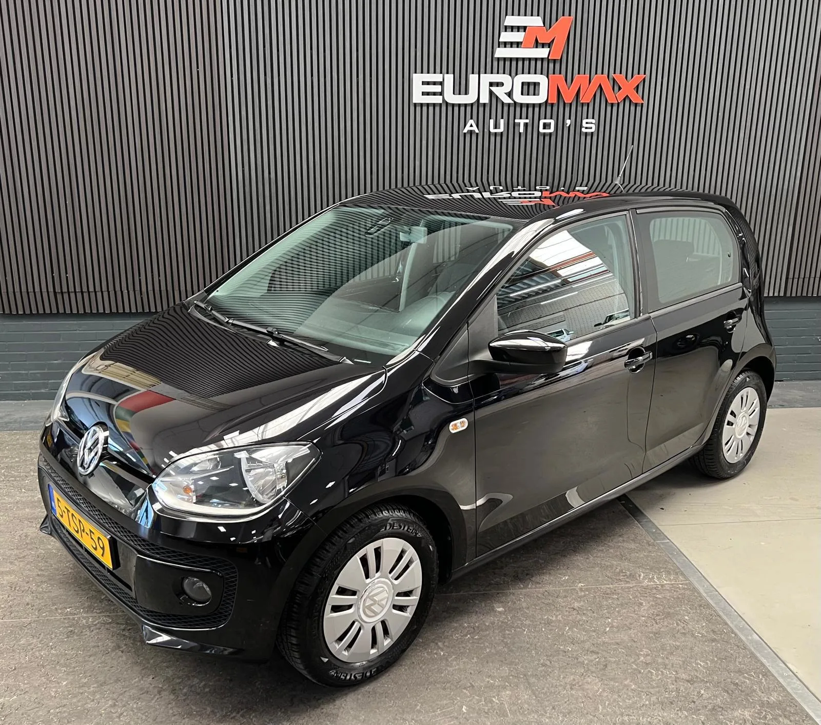Volkswagen Up! (2014) — foto 1