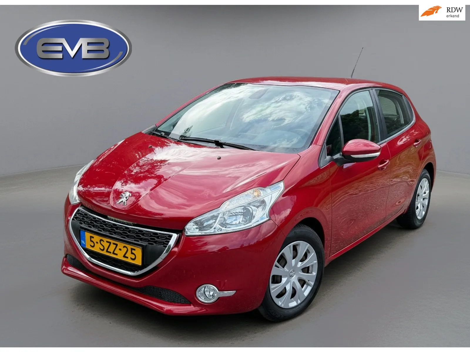 Peugeot 208 (2014) — foto 1