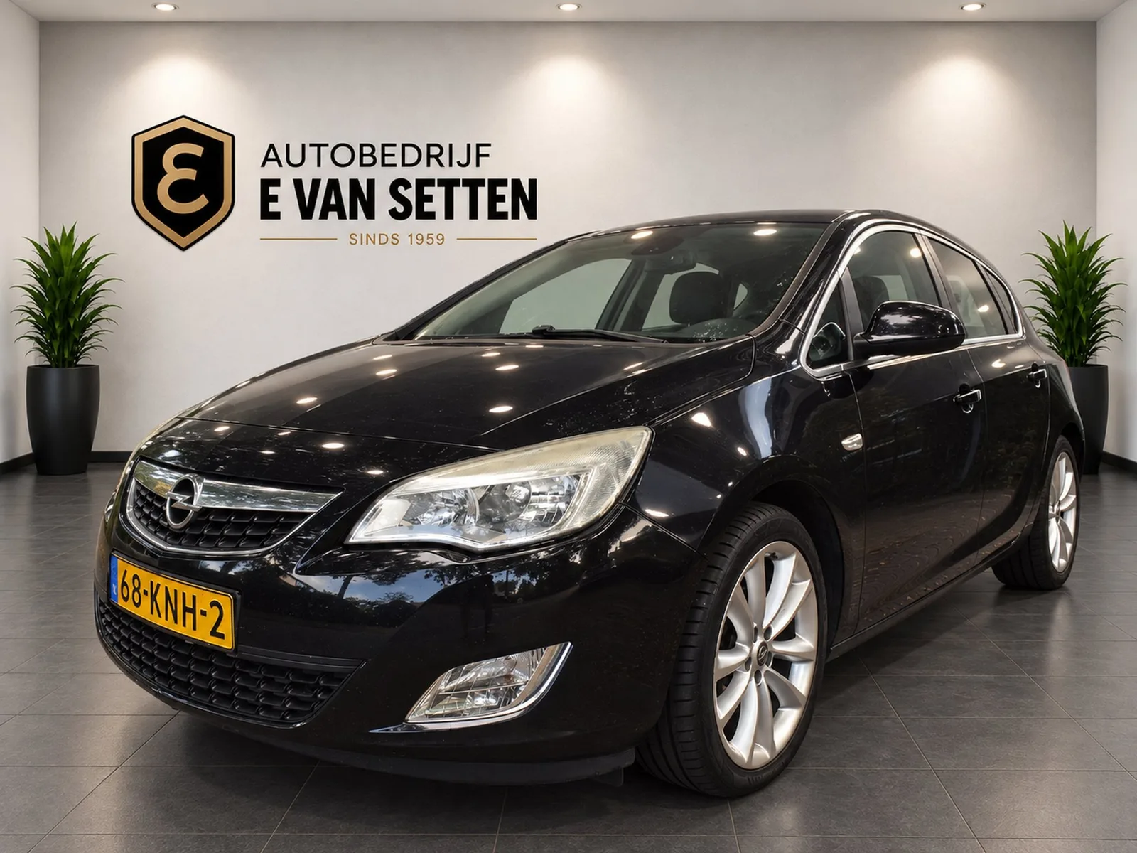 Opel Astra (2010) — foto 1