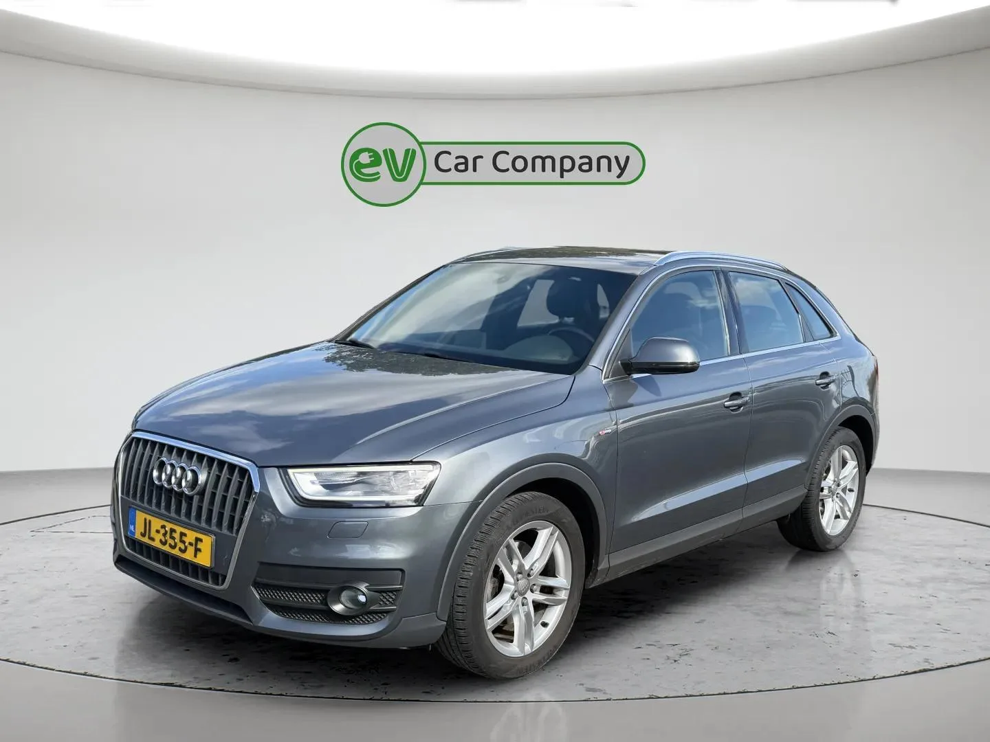 Audi Q3 (2015) — foto 1
