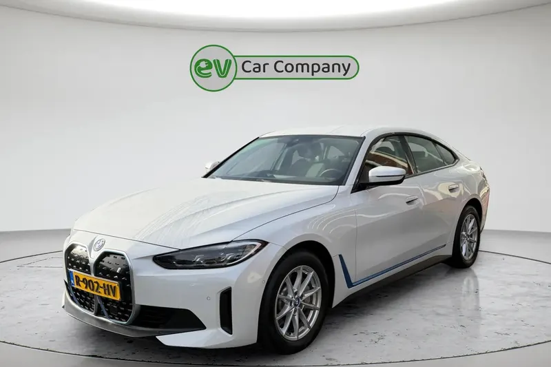 BMW i4 (2022)