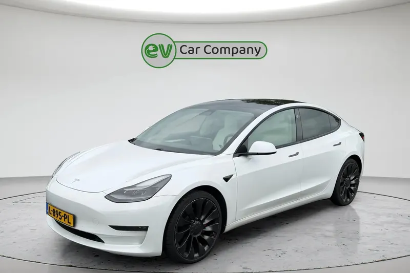 Tesla Model 3 (2021)