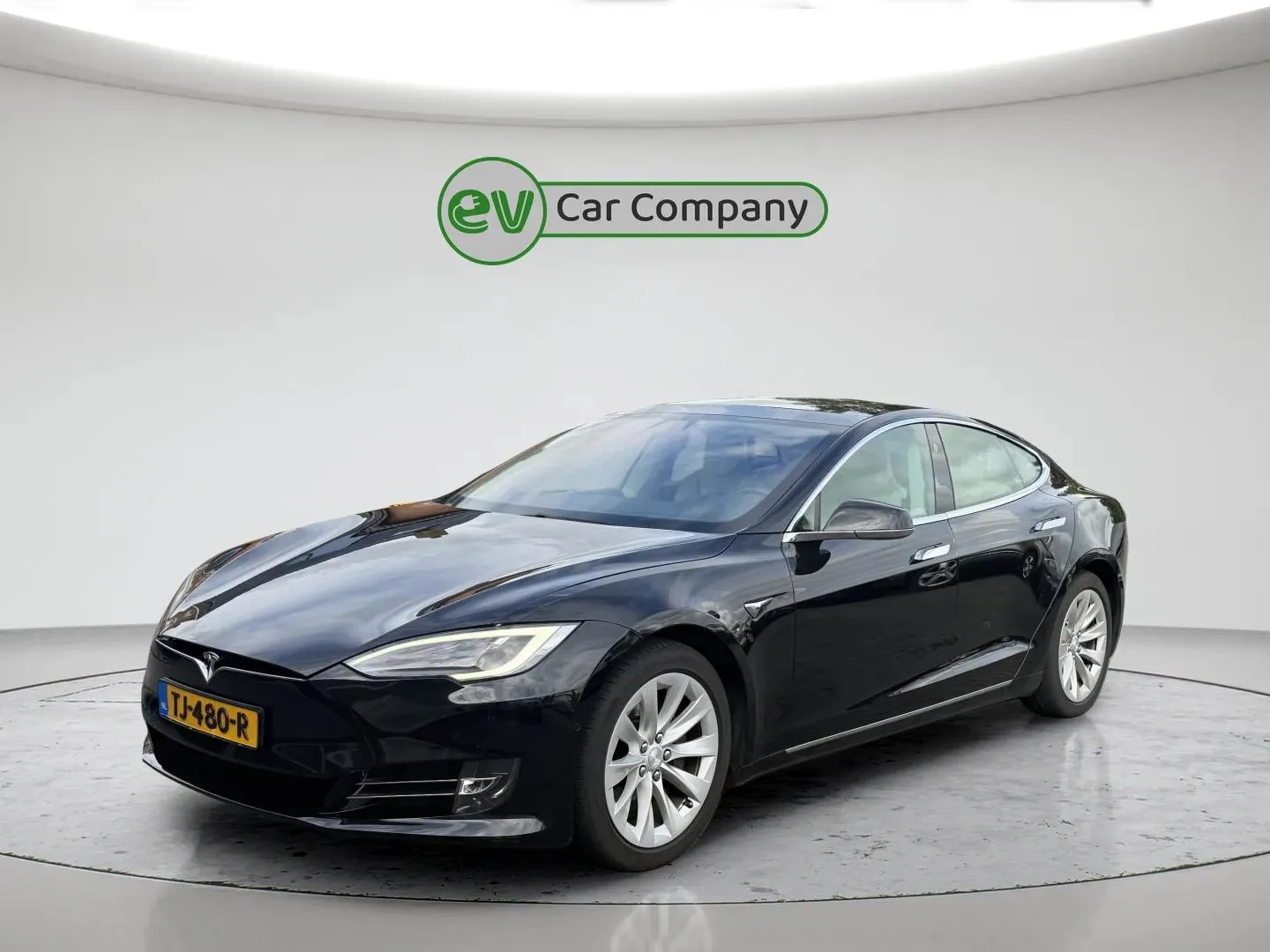 Tesla Model S (2018) — foto 1