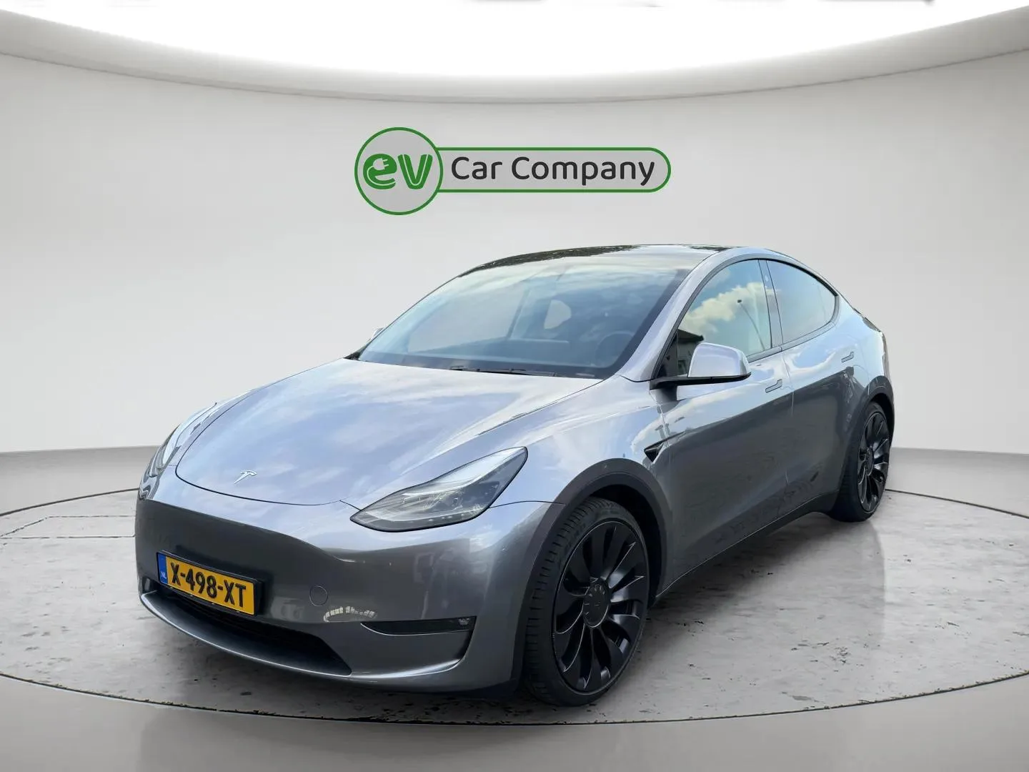 Tesla Model Y (2024) — foto 1