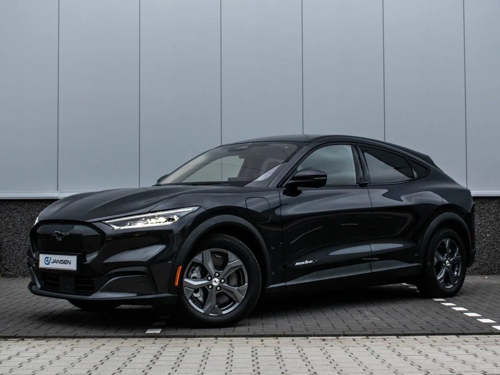 Ford Mustang (2022) — foto 1
